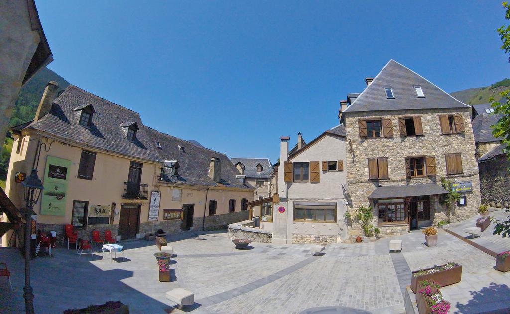 Apartamentos Snoe Mont Romies Salardú Exterior foto